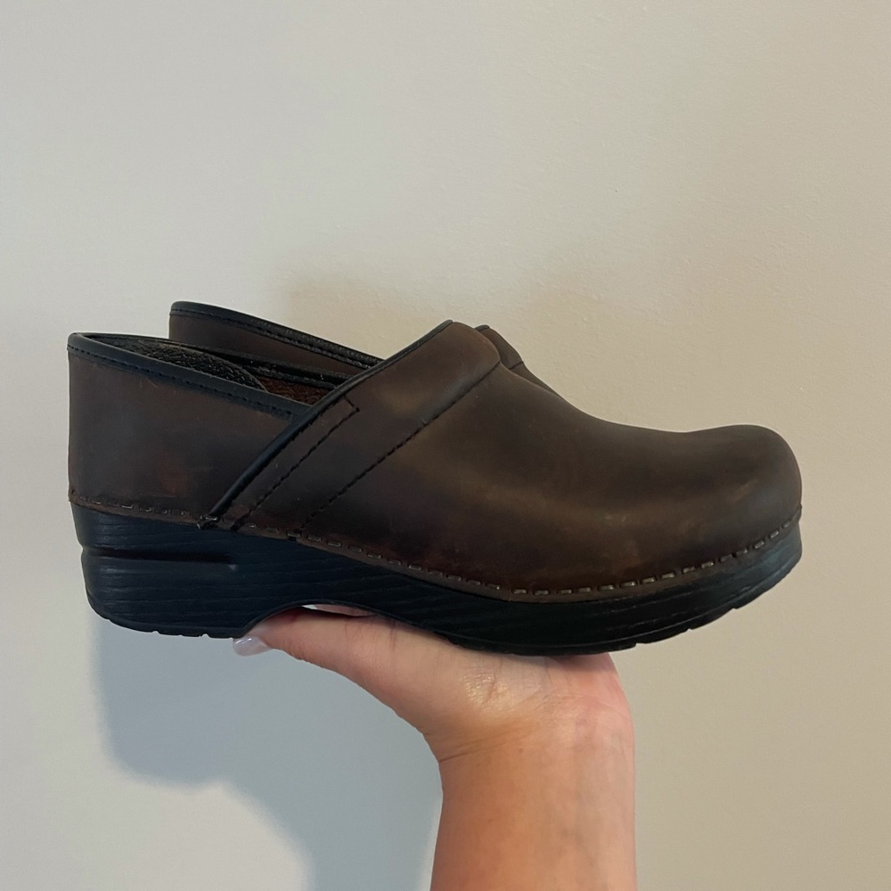 Dansko brown leather nursing clogs size 38 (7.5-8)